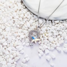   Platinával bevont hold nyaklánc színjátszó Swarovski kristálycsillaggal (0240.)