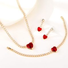   Rózsaarannyal bevont elegáns 3 részes szív ékszerszett piros színű cirkónia kristályokkal (0304.)