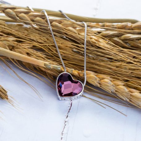 Platinával bevont dupla oldalú szív nyaklánc halvány bíbor színű Swarovski kristályokkal (0084.)