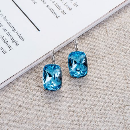 Platinával bevont téglalap fülbevaló égszínkék Swarovski kristállyal (0149.)