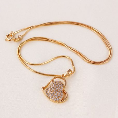 Arannyal bevont szív nyaklánc áttetsző cirkónia kristályokkal (1017.)