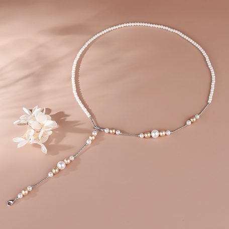 Platinával bevont szemüveg-/napszemüveg-tartó lánc szimulált gyöngyökkel  (0504.)