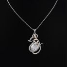Platinával bevont egérke nyaklánc áttetsző Swarovski kristályokkal (0757.)