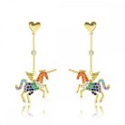 Arannyal bevont egyszarvú fülbevaló színes CZ kristályokkal (0609.)