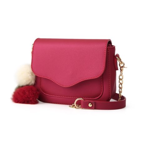 Kis méretű, bordópiros női táska pomponos dísszel (0805.)
