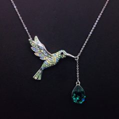   Platinával bevont kolibri nyaklánc zöld színű Swarovski kristállyal (0063.)