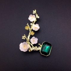   Csodaszép virágos ág bross zöld színű CZ kristállyal (0232.)