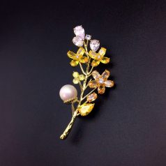 Arannyal bevont csodaszép cirkóniavirág bross (0534.)