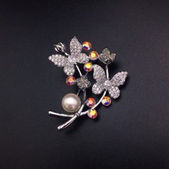   Platinával bevont pillangós virágcsokor bross színjátszó Swarovski kristállyal (0470.)