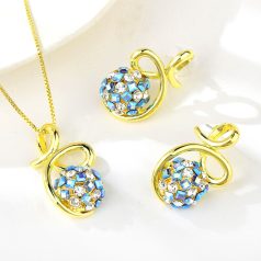   Nagy méretű kacskaringós-gömbös ékszerszett kék-színjátszó kristályokkal (0464.)