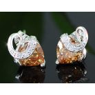 Fehérarannyal bevont fülbevaló szív alakú borostyán színű CZ kristállyal (0813 .)