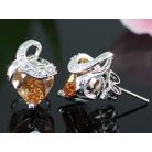 Fehérarannyal bevont fülbevaló szív alakú borostyán színű CZ kristállyal (0813 .)