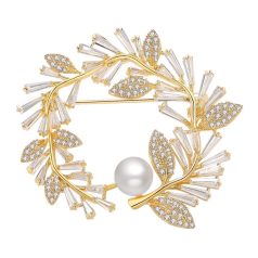   Arannyal bevont leveles bross CZ kristályokkal és szimulált gyönggyel (0506.)