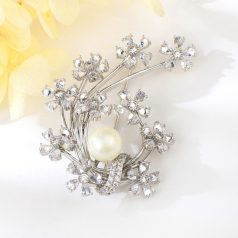   Platinával bevont gyöngyös virágcsokor bross cirkónia kristályokkal (0168.)