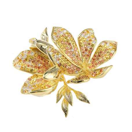 Arannyal bevont magnólia virág bross aranybarna CZ kristályokkal (0725.)
