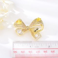   Arannyal bevont masni bross áttetsző és pezsgőszínű CZ kristályokkal (0223.)