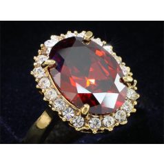   Arannyal bevont klasszikus gyűrű nagy rubinvörös ovális CZ kristállyal #7 (0103.)