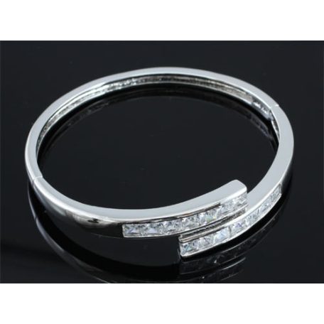 Fehérarannyal bevont karperec 6 karátos szimulált gyémántokkal (0112.)