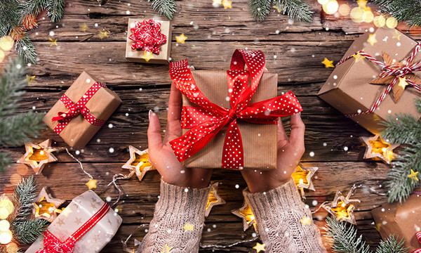 Karácsonyi ajándékötletek – Milyen ékszerrel lepjük meg szeretteinket?