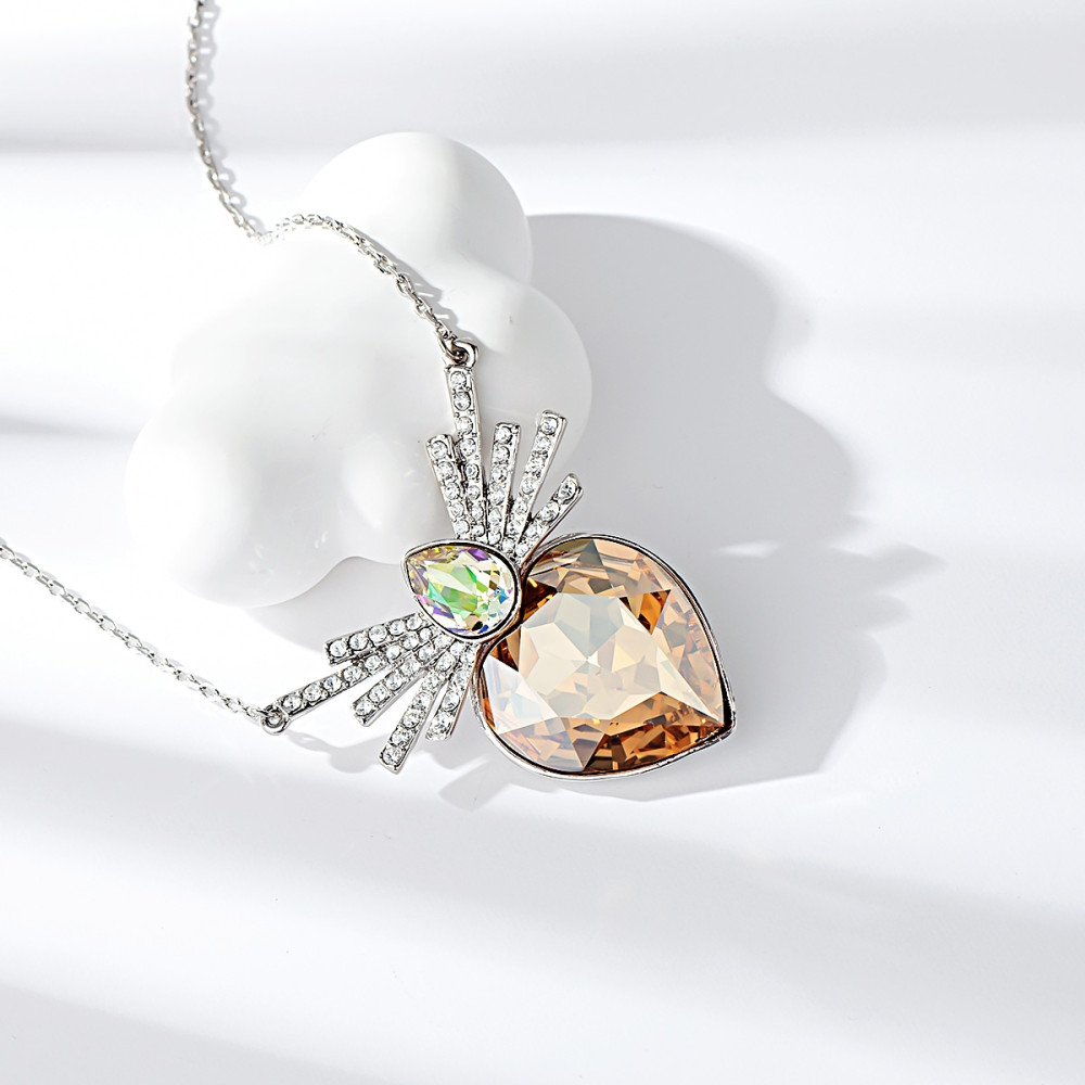 Image of Ródiummal bevont csodaszép szív nyaklánc pezsgőszínű Swarovski kristállyal (0060.)