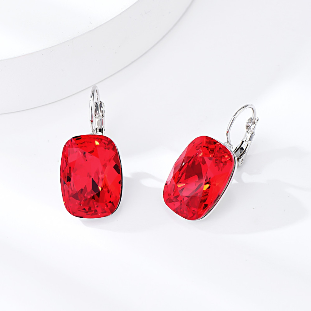 Image of Platinával bevont téglalap fülbevaló piros Swarovski kristállyal (0148.)
