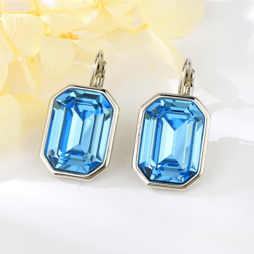 Image of Platinával bevont nagyméretű nyolcszög fülbevaló égszínkékSwarovski kristállyal (0006.)