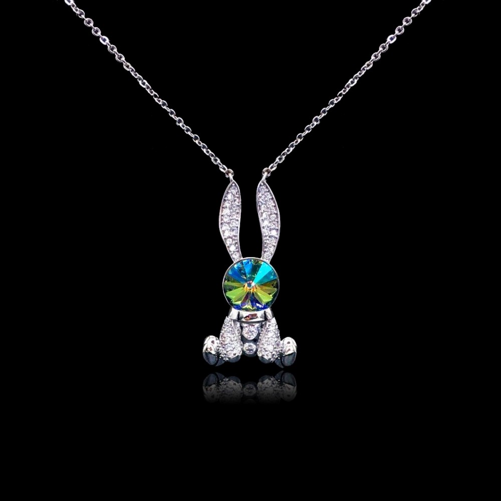 Image of Platinával bevont nyuszi nyaklánc színjátszó színű Swarovski kristállyal (0111.)