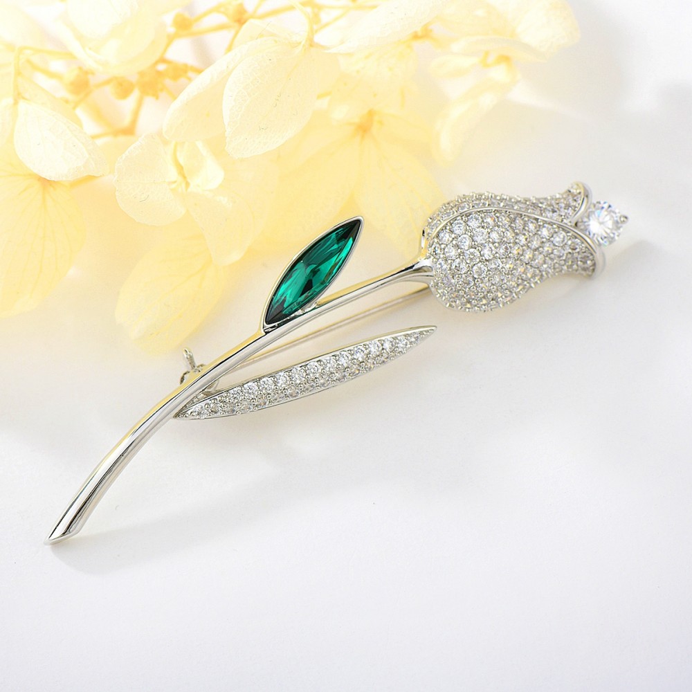 Image of Platinával bevont tulipán bross zöld Swarovski és áttetsző cirkónia kristályokkal (0054.)