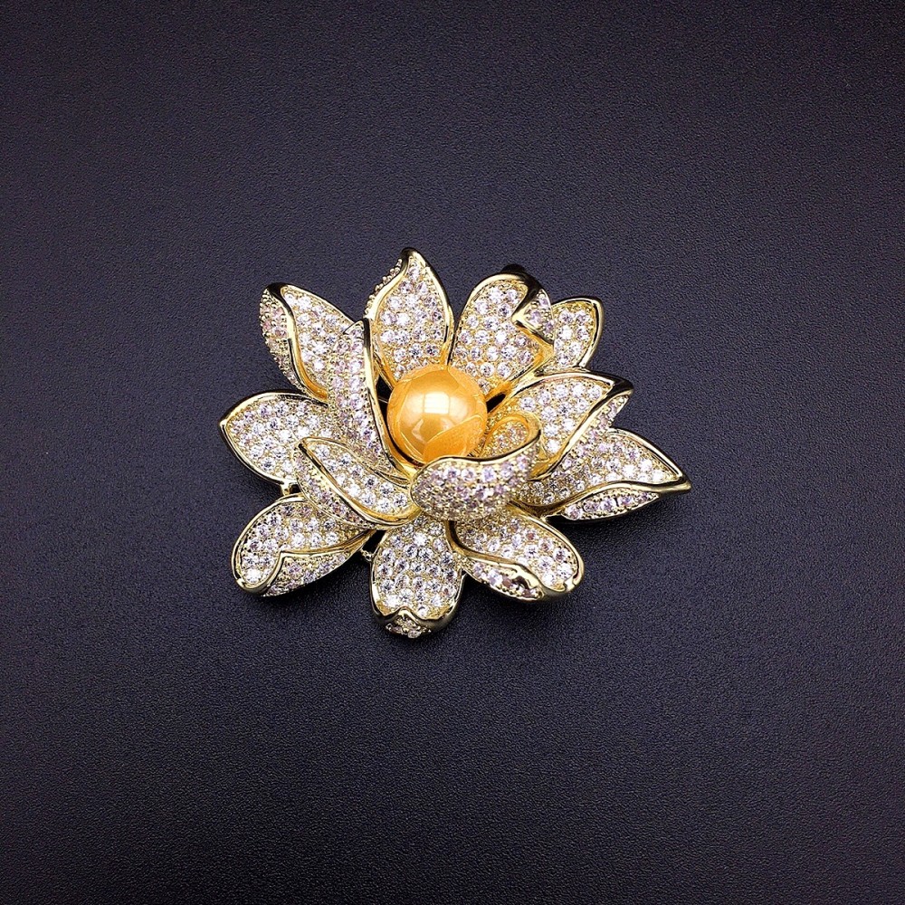 Image of Arannyal bevont csodaszép virág bross Swarovski kristályokkal (0016.)
