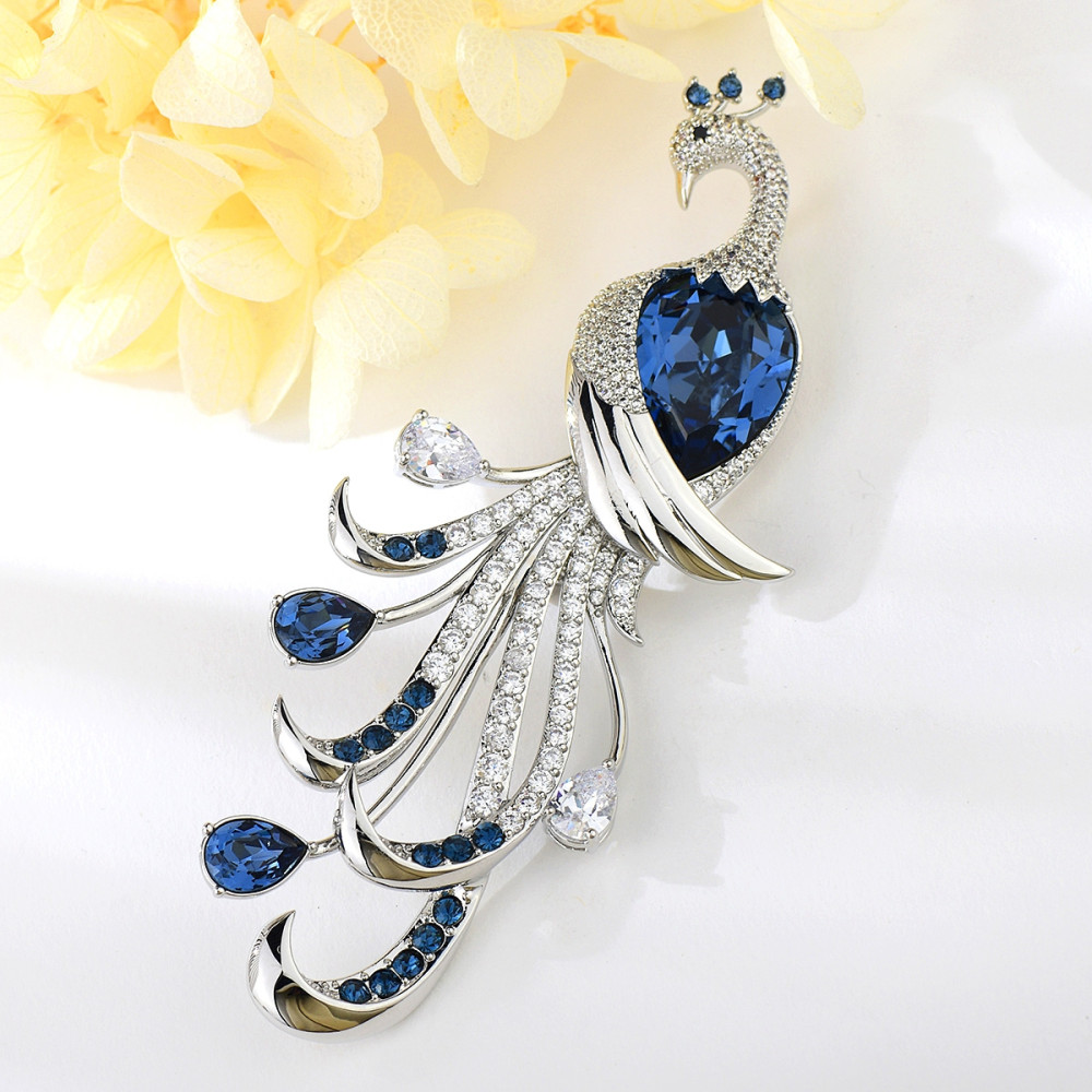 Image of Platinával bevont csodaszép páva bross mélykék Swarovski kristállyal (0160.)