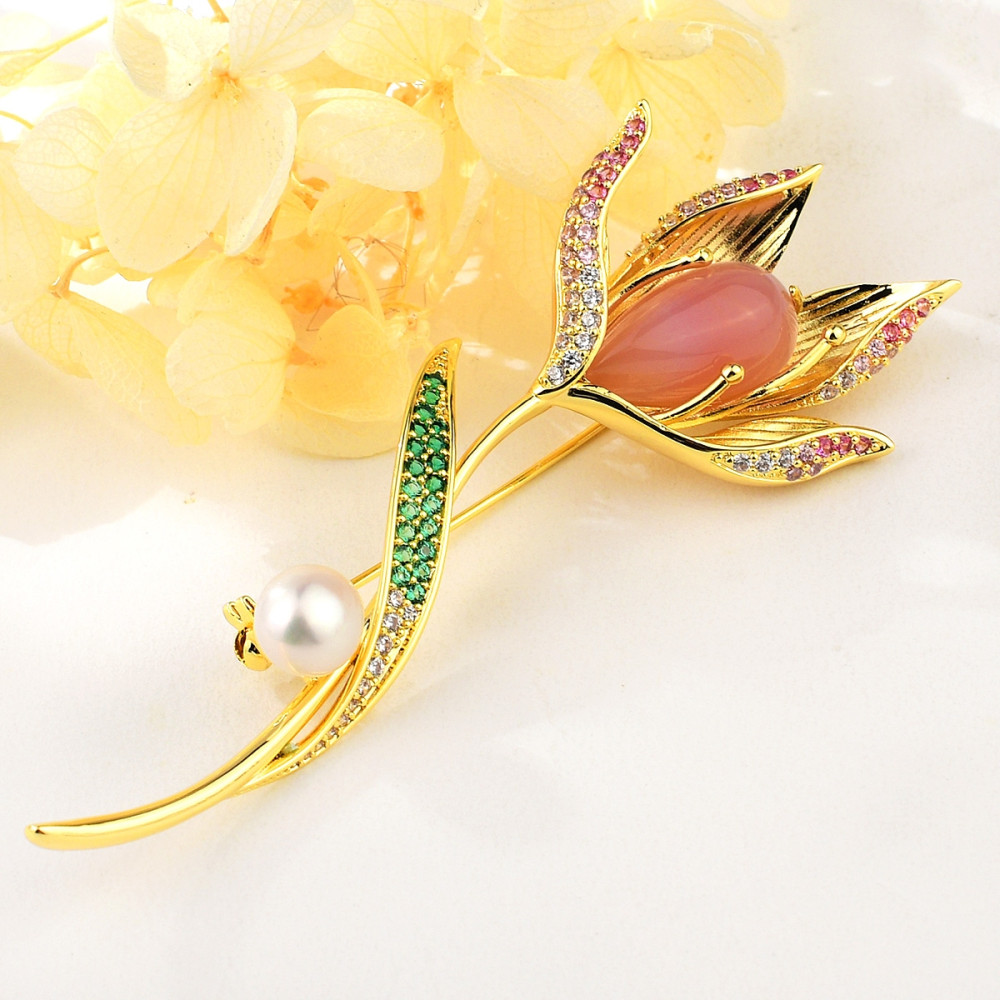 Image of Arannyal bevont exkluzív magnólia bross pink cirkónia kristályokkal (0301.)