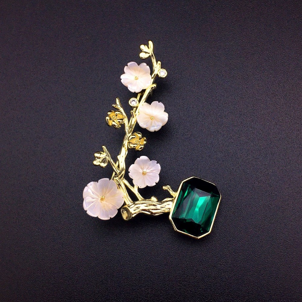 Image of Csodaszép virágos ág bross zöld színű CZ kristállyal (0232.)
