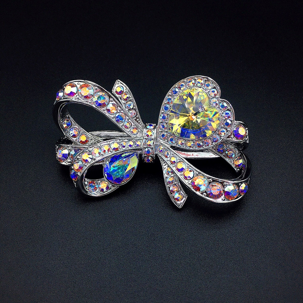Image of Nagyméretű exkluzív masni bross színjátszó Swarovski kristályokkal (0318.)