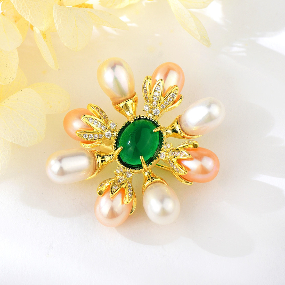 Image of Arannyal bevont gyöngyös virág bross (0203.)