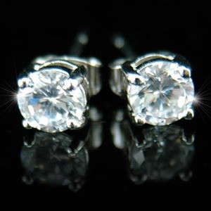 Image of 18k fehérarannyal bevont férfi fülbevaló kör alakú szimulált gyémánttal (6 mm-es) (0951.)