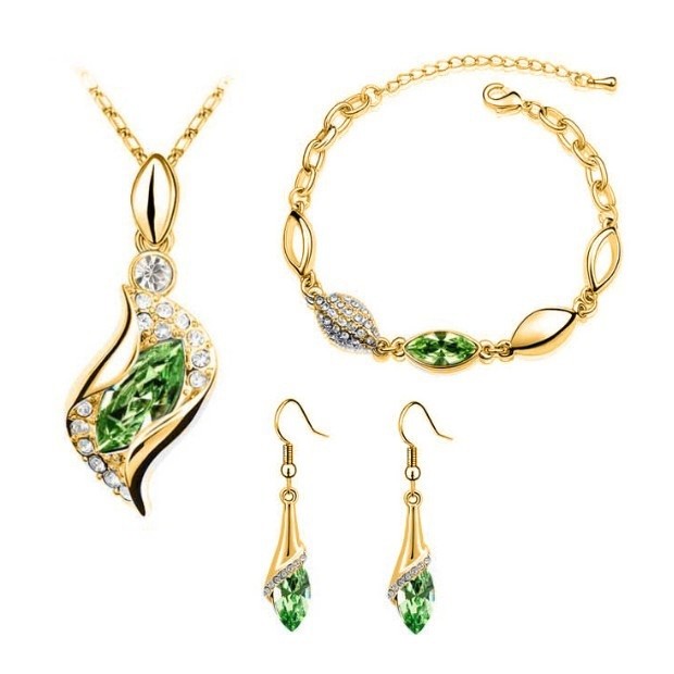 Image of Arannyal bevont 3 részes ékszerszett zöld és áttetsző kristályokkal (0368.)