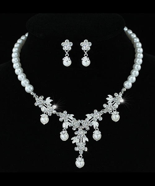 Image of Esküvői ékszerszett szimulált gyöngyökkel, minőségi kristályokkal (0114.)