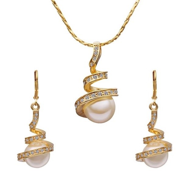 Image of Arannyal bevont spirálos gyöngyös ékszerszett áttetsző CZ kristályokkal (1150.)