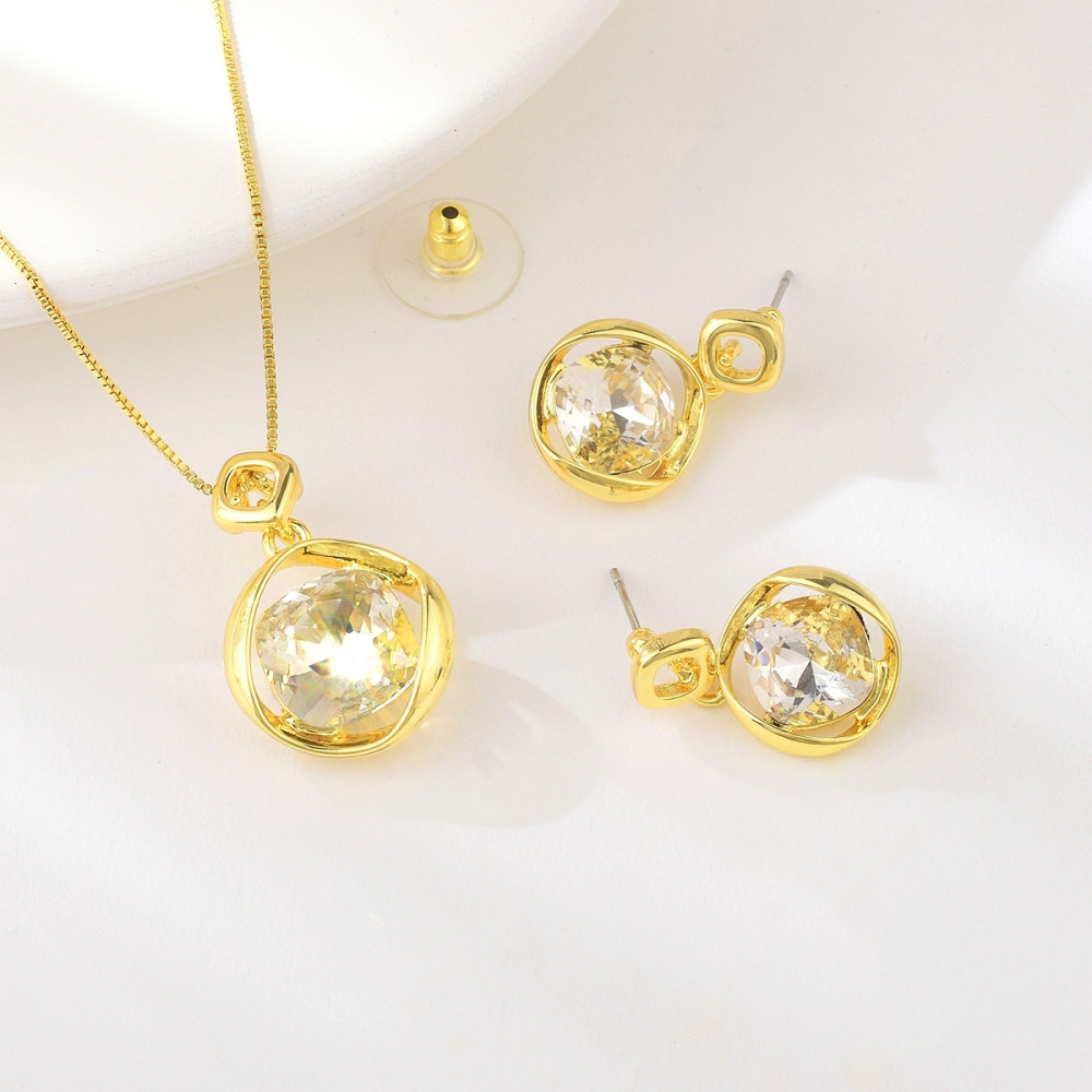 Image of Arannyal bevont modern négyzet ékszerszett áttetsző kristályokkal (0442.)