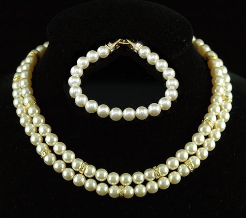 Image of Csodaszép krémszínű gyöngyös szett (0339.)