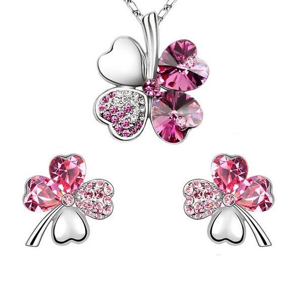 Fehérarannyal bevont lóhere ékszerszett pink Swarovski kristályokkal + AJÁNDÉK DÍSZDOBOZ (0409.) Fehérarannyal bevont lóhere ékszerszett pink Swarovski kristályokkal + AJÁNDÉK DÍSZDOBOZ (0409.)