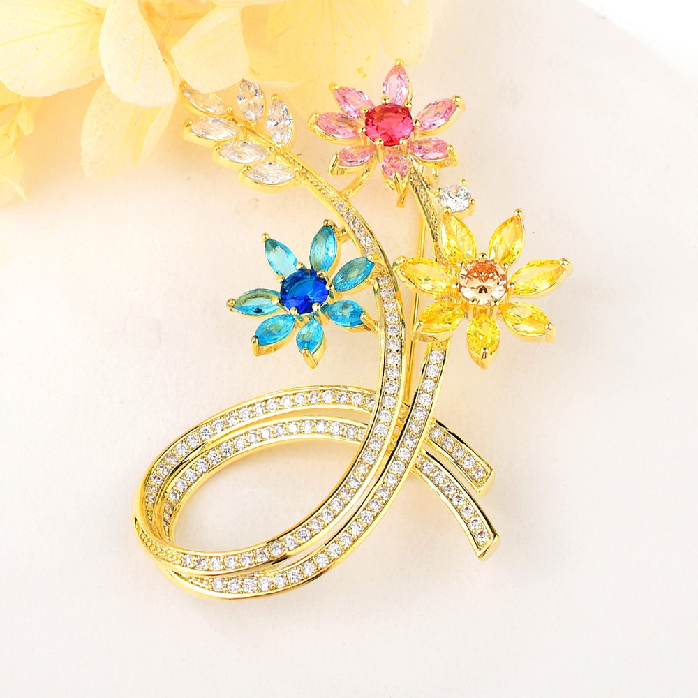 Image of Színes virágcsokor bross arany bevonattal, cirkónia kristályokkal (0676.)