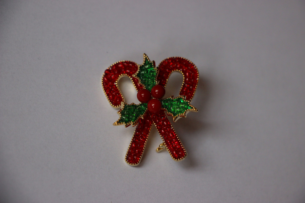 Image of Arannyal bevont árpacukor bross áttetsző cirkónia kristályokkal (0537.)